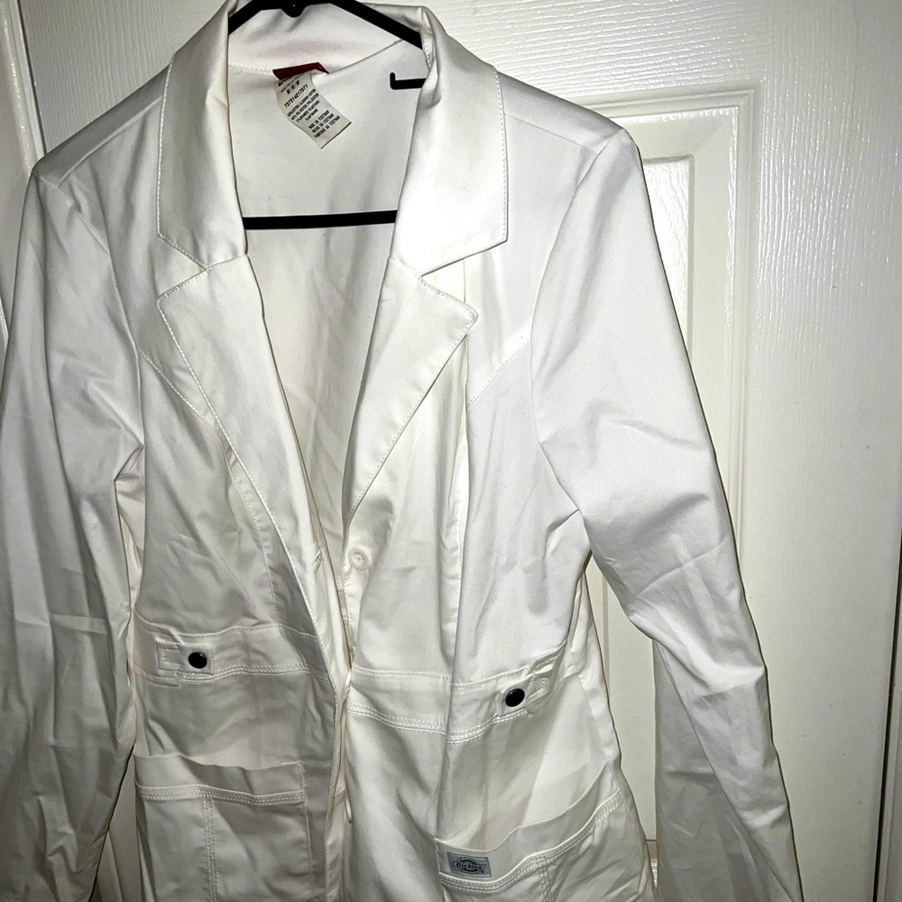 Dickies lab coat